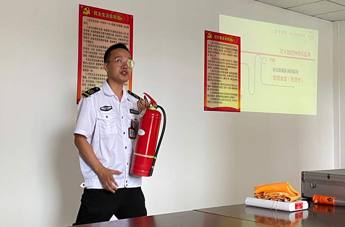 市城投物業(yè)公司舉辦&ldquo;珍惜生命、遠(yuǎn)離火災(zāi)&rdquo;消防安全專(zhuān)題學(xué)習(xí)培訓(xùn)會(huì)